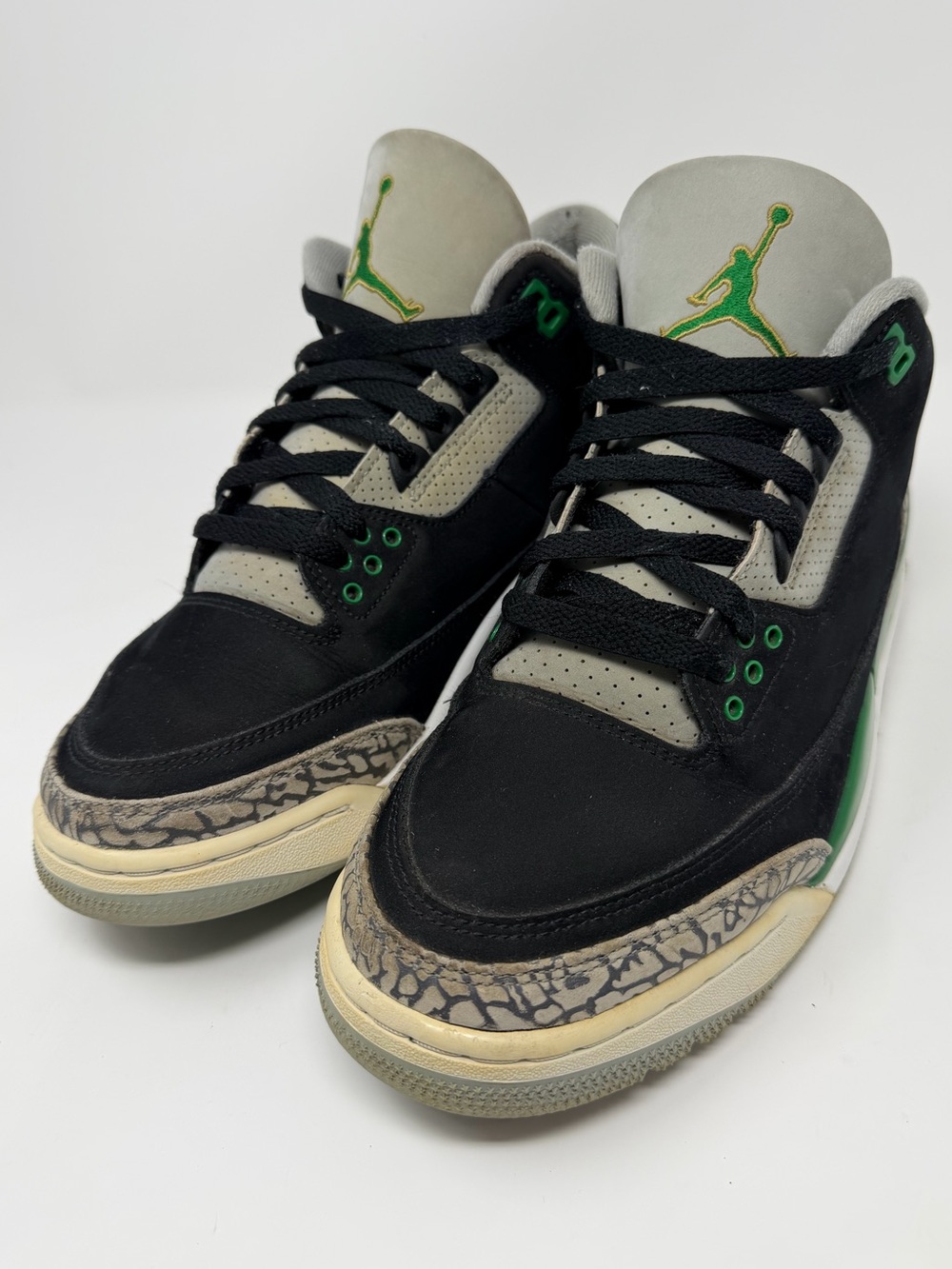 Men’s Nike Air Jordan Retro 3 Black and Gray Sneakers with Green Accents Sz. 8.5